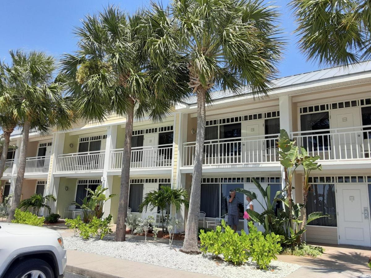 Charming One Bedroom Resort-Style Studio With Pool And Beach Access Ruskin Exterior photo